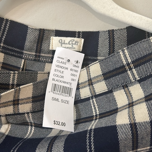 Brand new with tag Brandy Melville plaid skirt - Picture 3 of 3